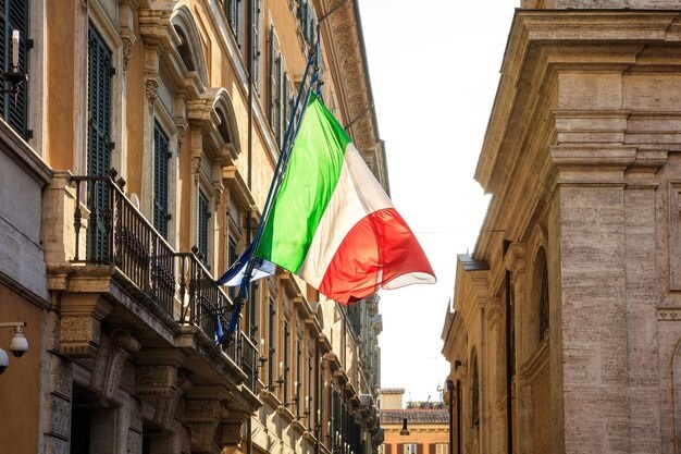 Verde, branco e vermelho: saiba qual  o real significado da bandeira da Italiana?